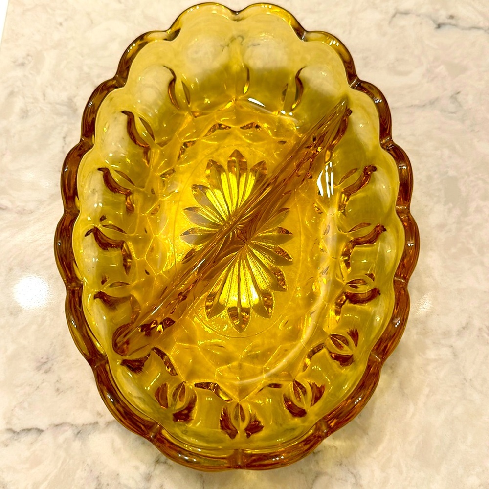 Vintage Amber Starburst Pressed Glass Dish 7 x 5